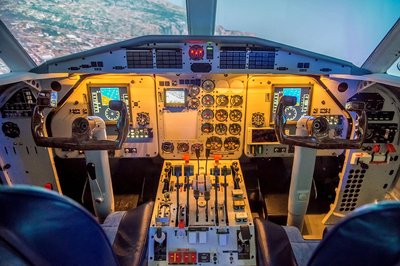 LET L410 비행 시뮬레이터 - 프라하 센터(레테츠키 시물라토르 LET L410 - 프라하 첸트룸)